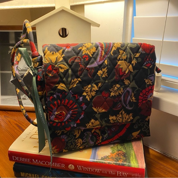 Vera Bradley Handbags - NWT Adorable Vera Bradley Baird Hipster. Midnight Garden Paisley fabric. Cotton.